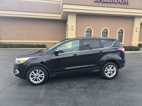 Used 2017 Ford Escape SE image 11