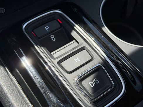 Used 2025 Honda Pilot Touring image 21