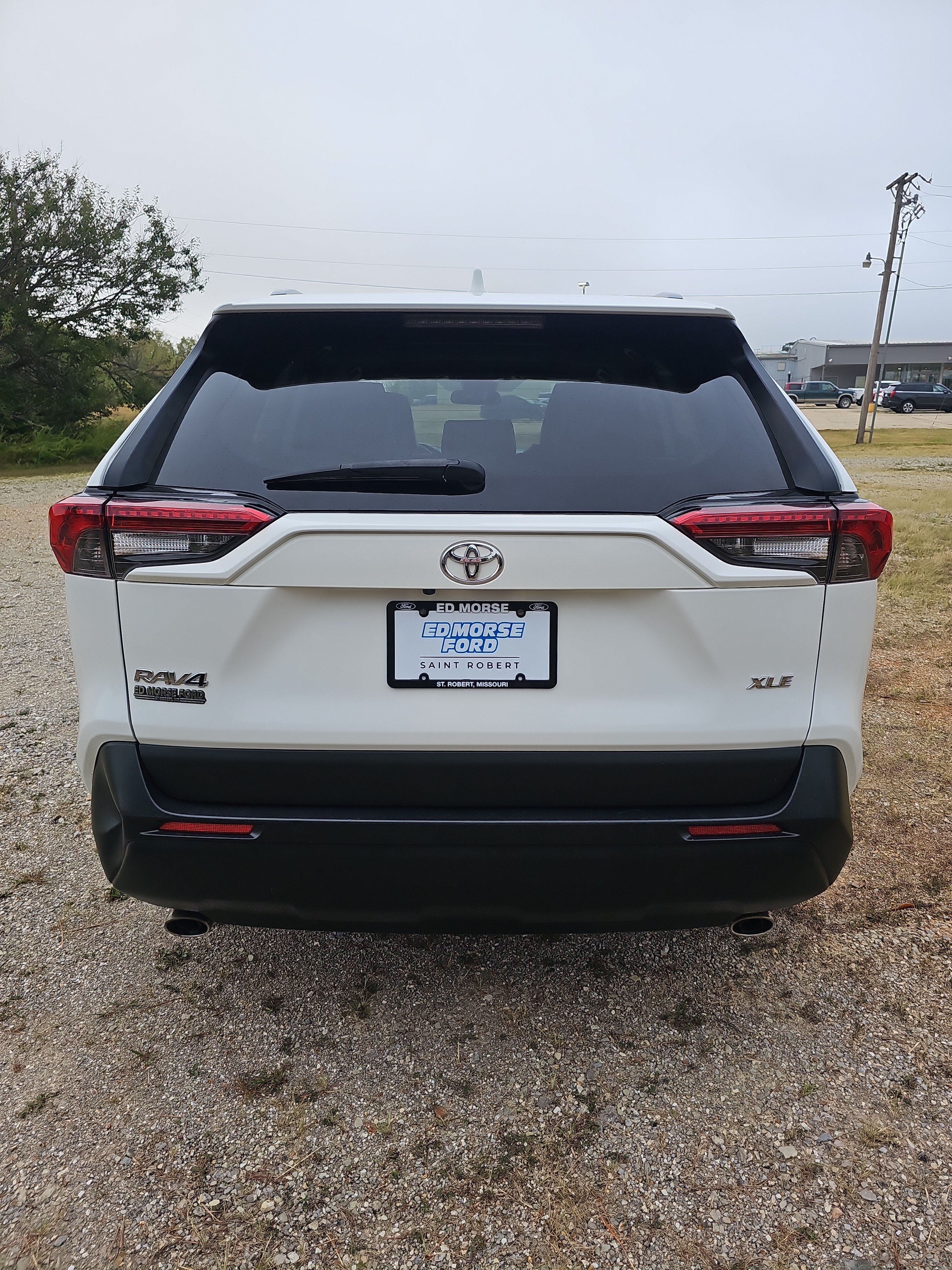 Used 2020 Toyota RAV4 XLE w/ Convenience Package FWD image 5