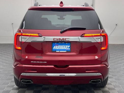 Used 2021 GMC Acadia Denali w/ Denali Technology Package FWD image 11