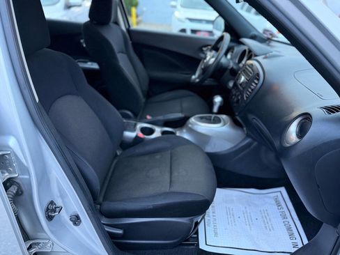 Used 2011 Nissan Juke S image 14