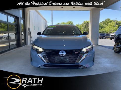 Used 2025 Nissan Sentra SR FWD image 3