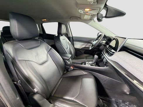 Used 2022 Jeep Compass Latitude AWD/4WD image 30