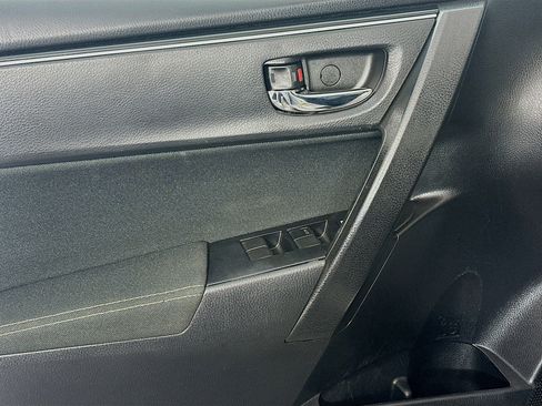 Used 2017 Toyota Corolla LE w/ Carpet Mat Package (TMS) FWD image 15