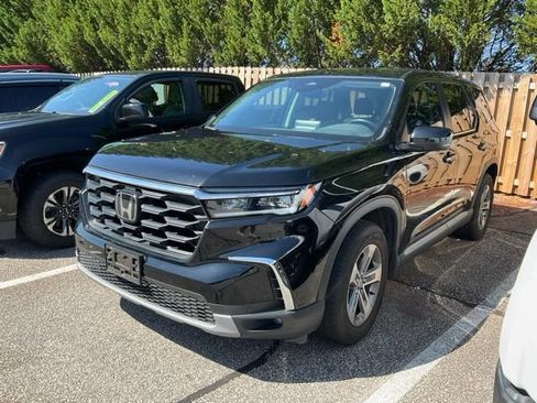 Used 2023 Honda Pilot EX-L image 3