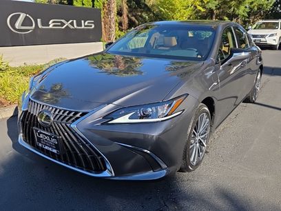 New 2025 Lexus ES 350 w/ Premium Package
