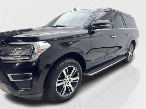 Used 2022 Ford Expedition Max Limited image 11
