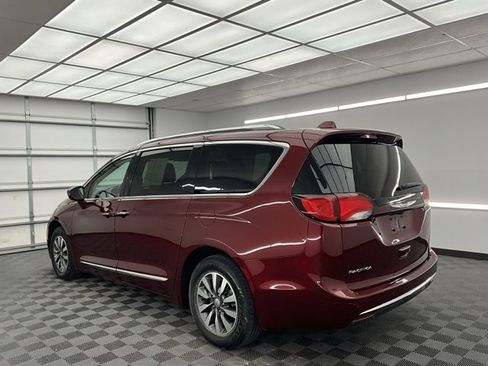 Used 2020 Chrysler Pacifica Touring-L Plus image 21