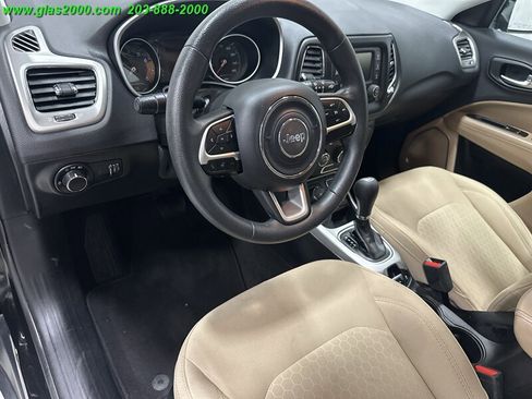 Used 2018 Jeep Compass Sport AWD/4WD image 3