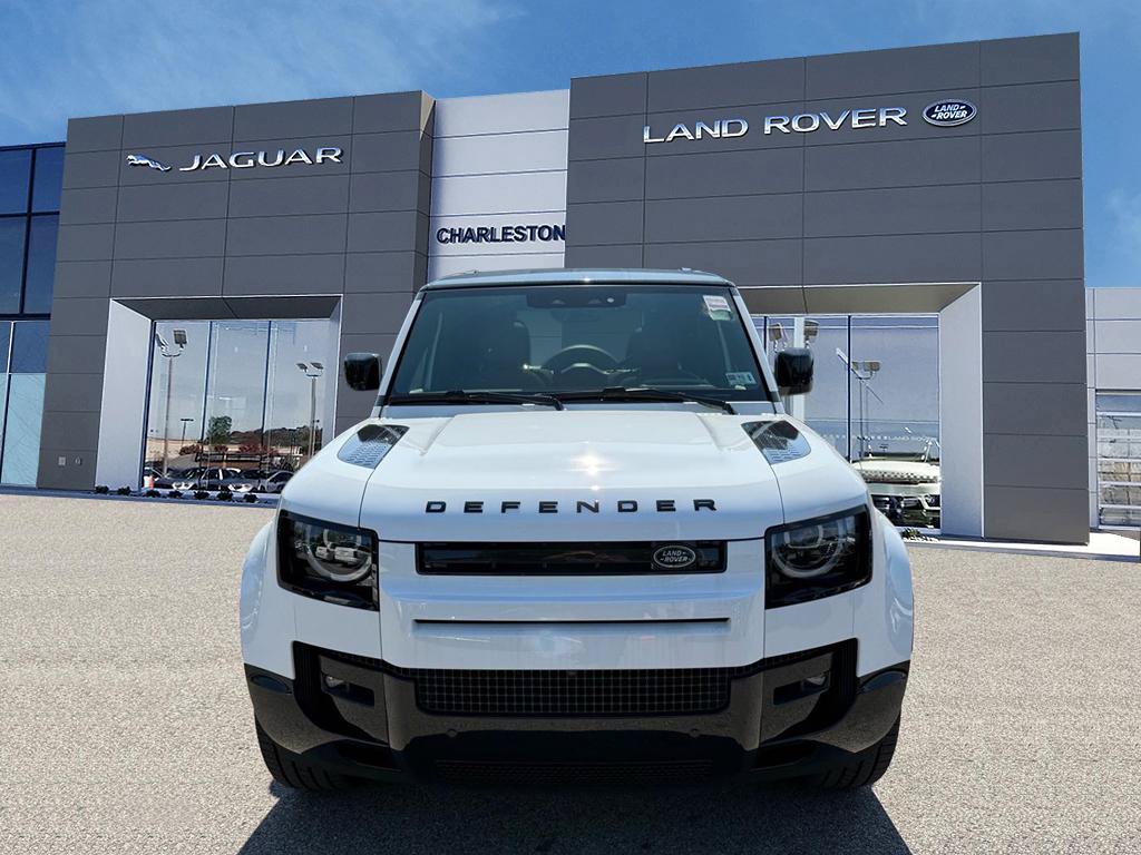 New 2026 Land Rover Defender 130 X-Dynamic SE AWD/4WD image 8