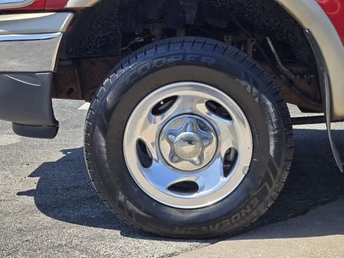 Used 2000 Ford F150 XLT AWD/4WD image 11