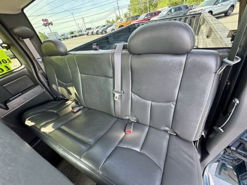 Used 2007 Chevrolet Silverado 2500 LT w/ Heavy-Duty Power Package AWD/4WD image 13