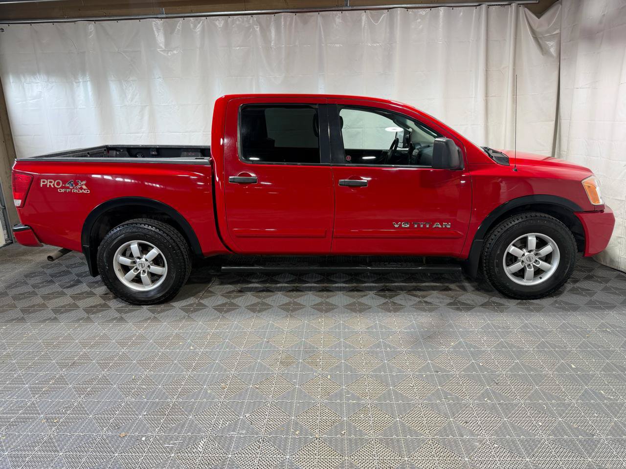 Used 2010 Nissan Titan XE AWD/4WD image 8