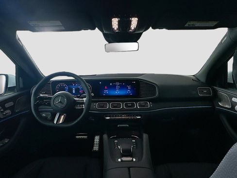 Used 2026 Mercedes-Benz GLS 580 4MATIC image 29