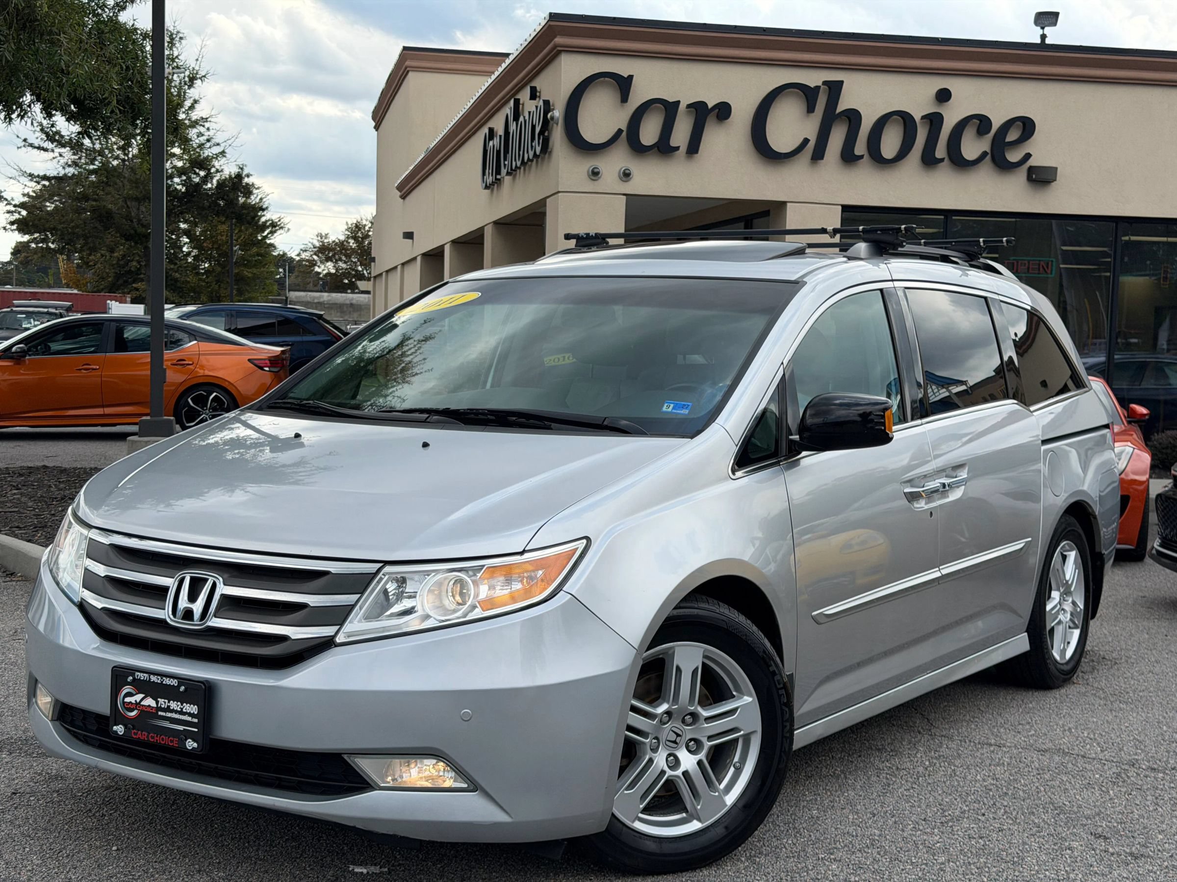 Used 2011 Honda Odyssey Touring image 1
