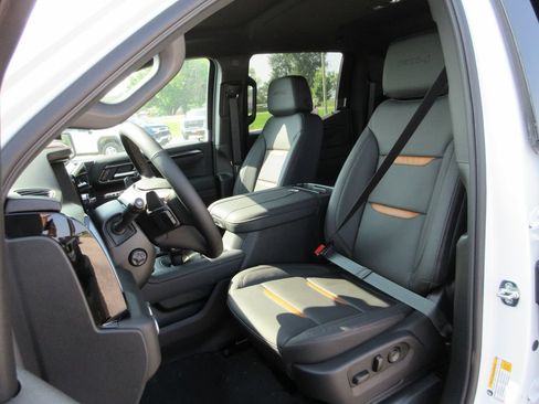 New 2026 GMC Sierra 1500 AT4 w/ AT4 Premium Package AWD/4WD image 13