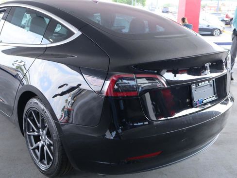Used 2019 Tesla Model 3 Long Range image 9