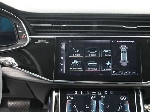 Used 2023 Audi Q8 Prestige AWD/4WD image 10