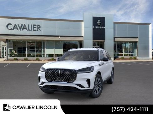 Used 2026 Lincoln Aviator AWD image 2