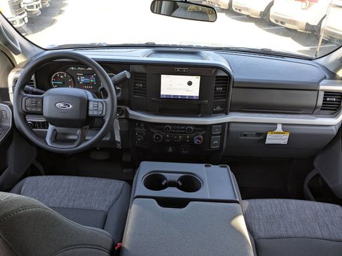 New 2026 Ford F250 XLT w/ FX4 Off-Road Package AWD/4WD image 16
