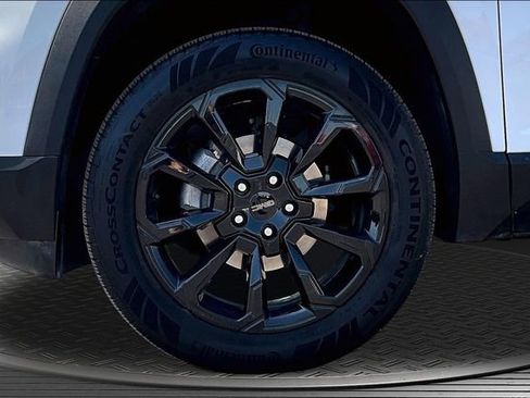 Used 2025 GMC Terrain Elevation w/ Black Edition AWD/4WD image 32