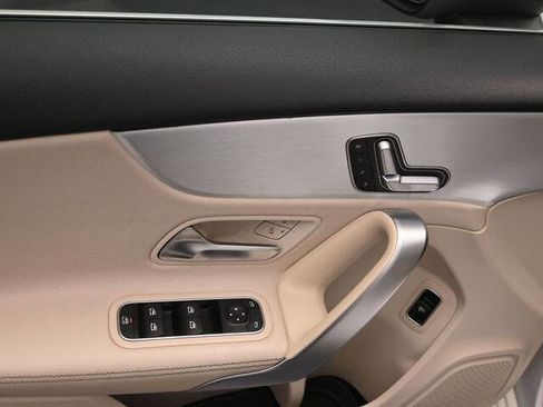 Used 2019 Mercedes-Benz A 220 A 220 4dr Sedan image 5