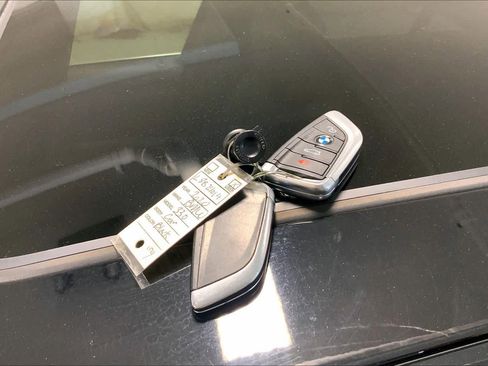 Used 2020 BMW 330i xDrive Sedan w/ Convenience Package image 14