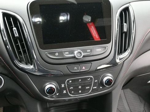 Used 2022 Chevrolet Equinox RS w/ RS Leather Package image 20