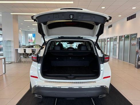Certified 2024 Nissan Murano Platinum w/ Cargo Package AWD/4WD image 10