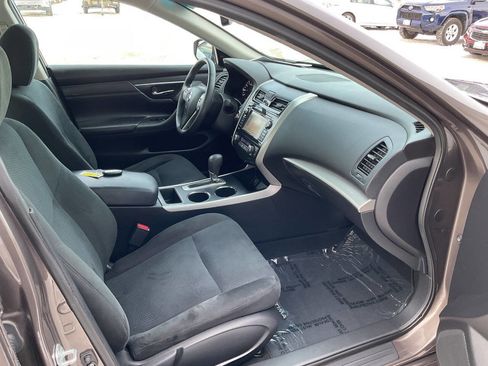 Used 2015 Nissan Altima 2.5 SV w/ Convenience Package image 36