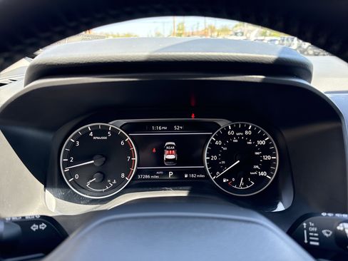 Used 2025 Nissan Rogue SV AWD/4WD image 20