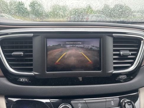 Used 2023 Chrysler Voyager LX FWD image 13