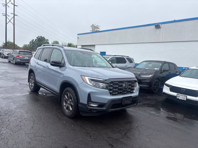 Certified 2024 Honda Passport TrailSport image 2
