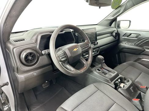 Used 2023 Chevrolet Colorado W/T w/ WT Convenience Package II AWD/4WD image 18