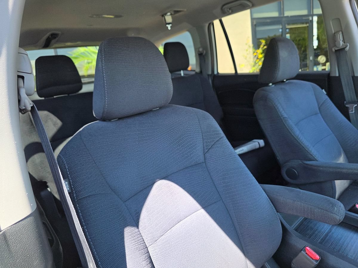Used 2017 Honda Pilot EX image 17