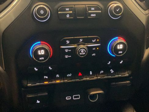 Used 2019 Chevrolet Silverado 1500 LT Trail Boss AWD/4WD image 14