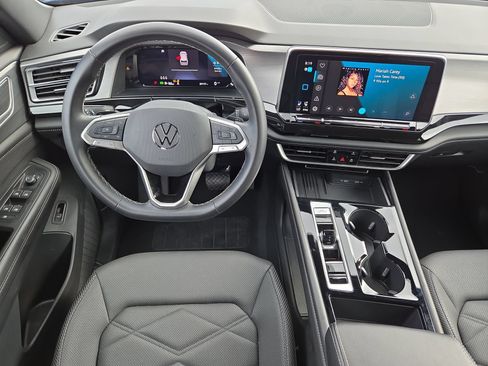 Used 2025 Volkswagen Atlas Cross Sport SE FWD image 14