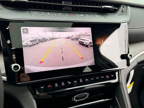 New 2026 Jeep Grand Cherokee Altitude image 20