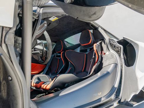 Used 2022 McLaren 765LT RWD image 61
