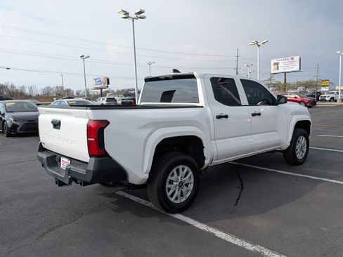 Certified 2025 Toyota Tacoma SR AWD/4WD image 8