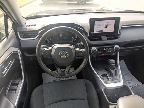 Used 2024 Toyota RAV4 XLE FWD image 27