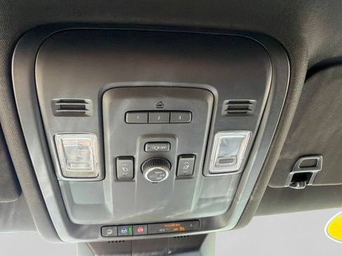 Used 2022 Cadillac Escalade Luxury AWD/4WD image 30