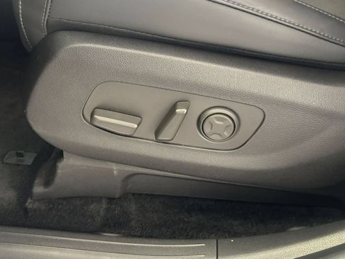 Used 2026 Kia Carnival FWD image 22