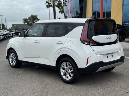 Certified 2025 Kia Soul LX w/ LX Technology Package image 4