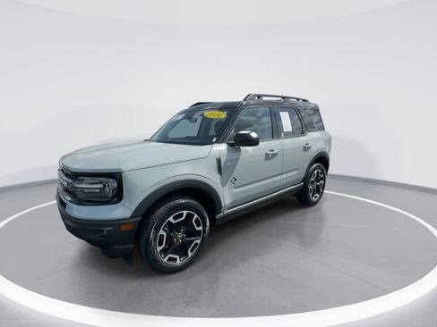 Used 2024 Ford Bronco Sport Outer Banks w/ Tech Package AWD/4WD image 4