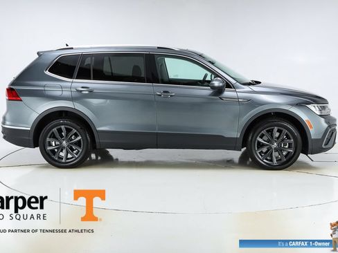 Used 2024 Volkswagen Tiguan SE w/ Panoramic Sunroof Package FWD image 10