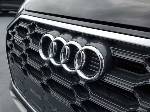 Used 2023 Audi Q5 2.0T Premium w/ Convenience Package image 11