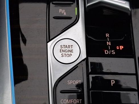Used 2025 BMW X7 xDrive40i AWD/4WD image 28
