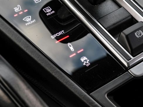 Used 2019 Porsche Cayenne Turbo image 28