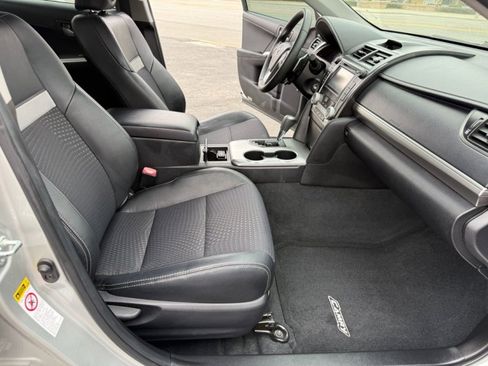 Used 2012 Toyota Camry SE FWD image 27